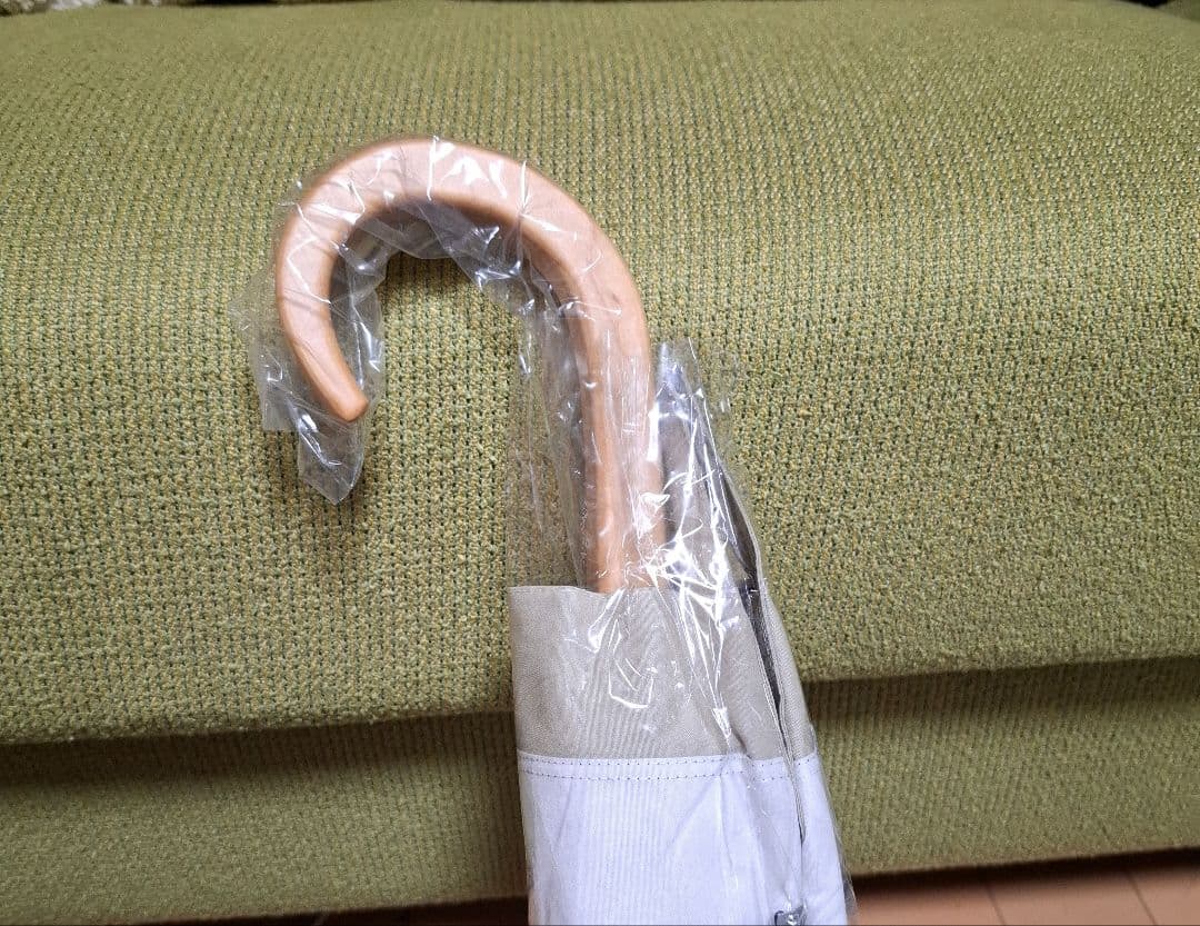 新品未使用【サンバリア100】２段折 / ホワイト×ベージュ 木曲がり手元