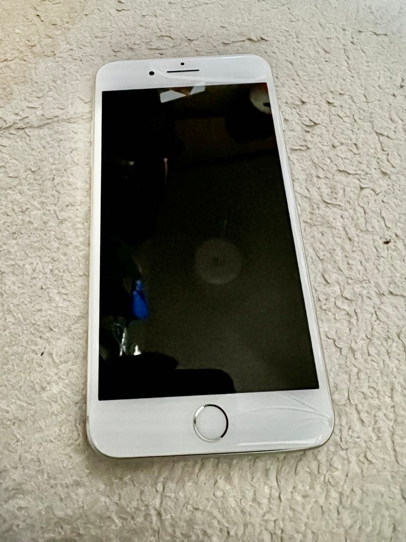 Apple iPhone 8 Plus ホワイト 本体