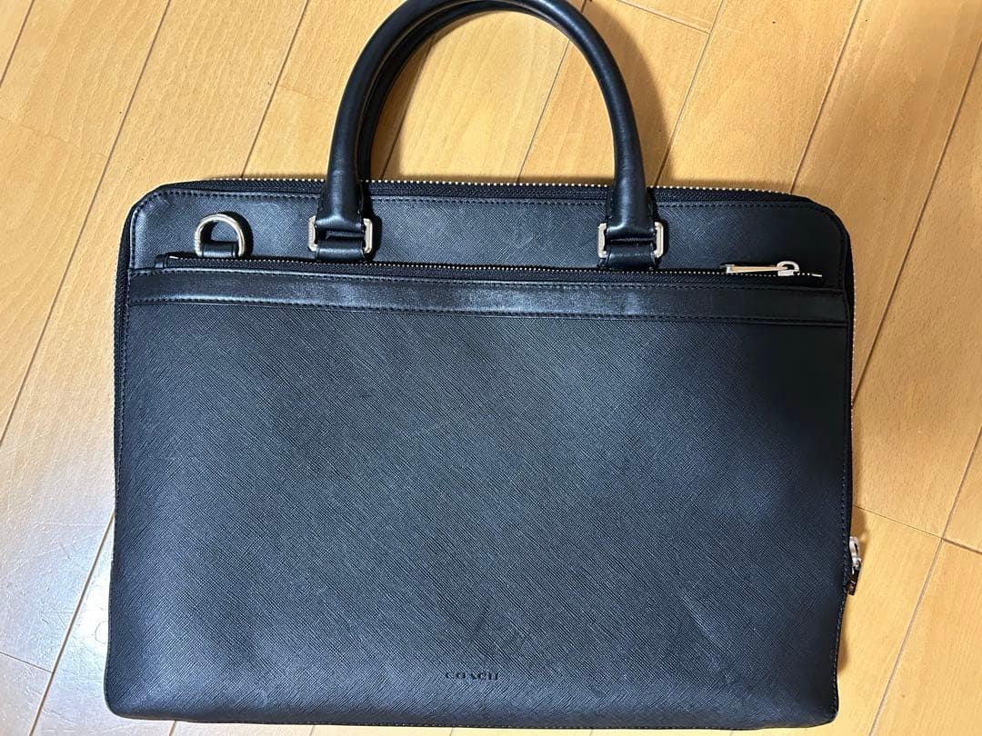 【美品】COACH コーチ ビジネスバッグ黒 レザー 刻印ロゴ A4収納可