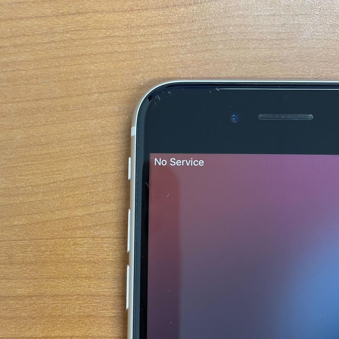 M*i様 動作確認済み iPhone SE 第3世代 64GB ID: K063