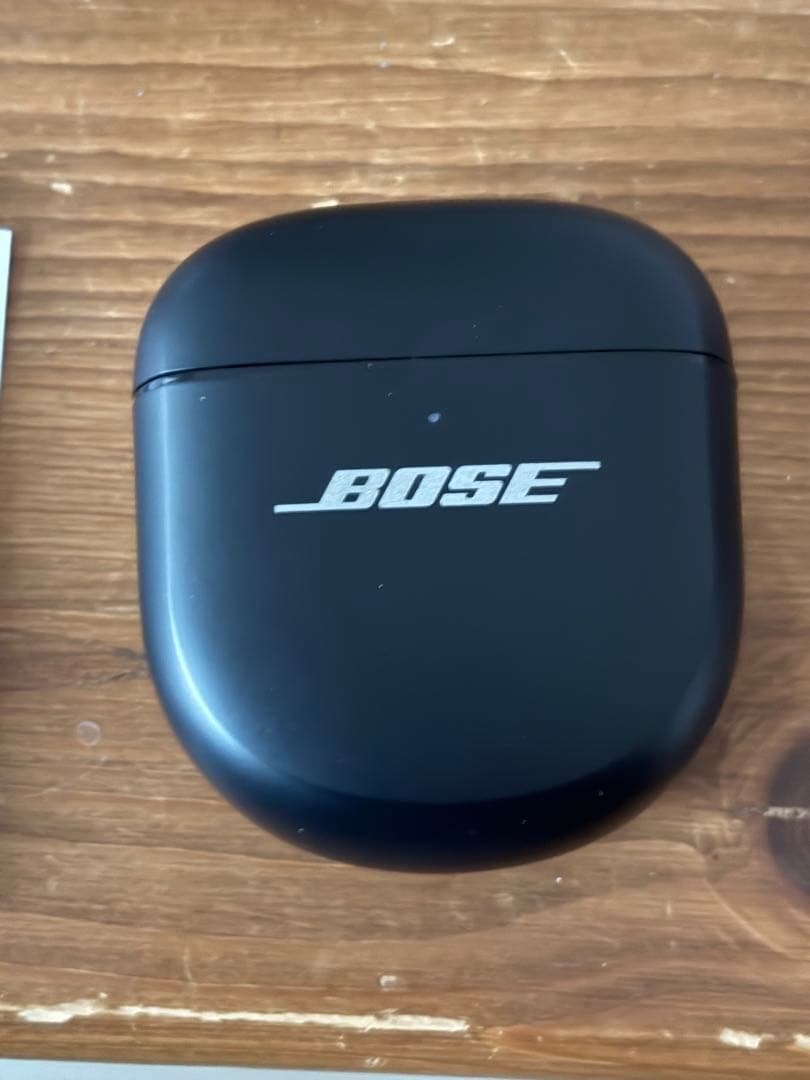 BOSE ワイヤレスイヤホンと充電ケース