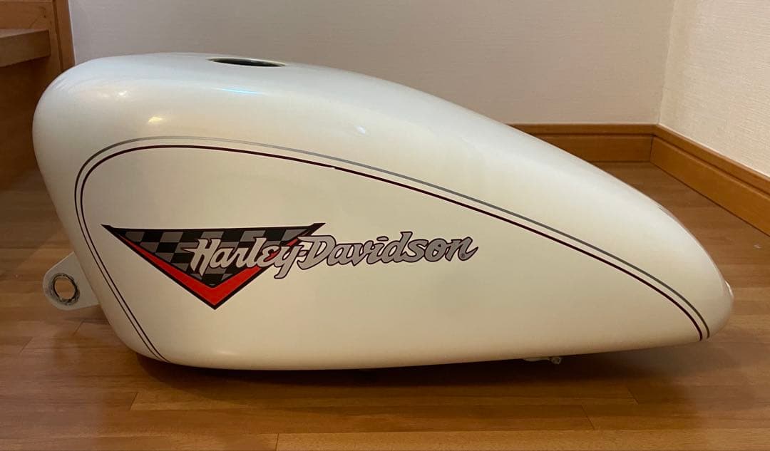 スポーツスター 純正ガソリンタンク 〜03 パールホワイト