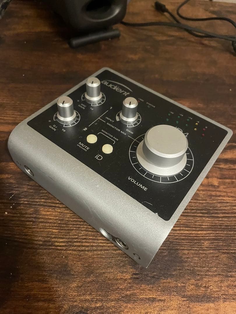 iD4 Audient 英国デザイン オーディオ インターフェイス