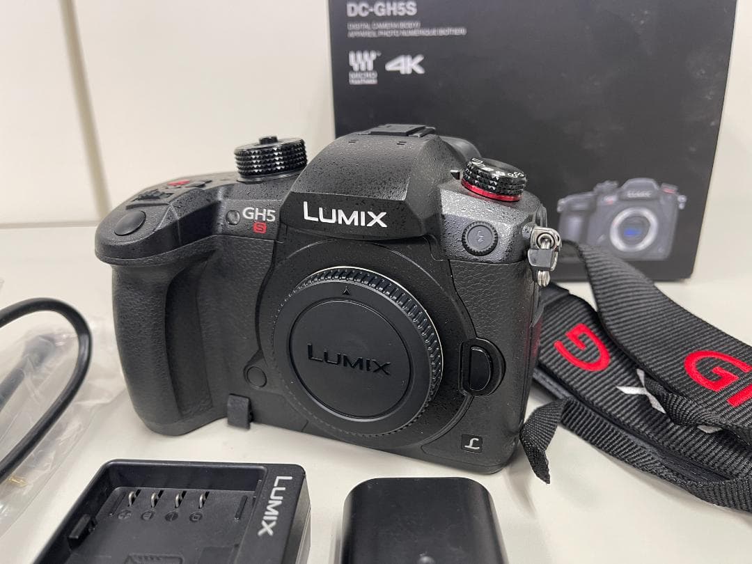 Panasonic LUMIX GH5S ボディ 美品・完動品・元箱付き