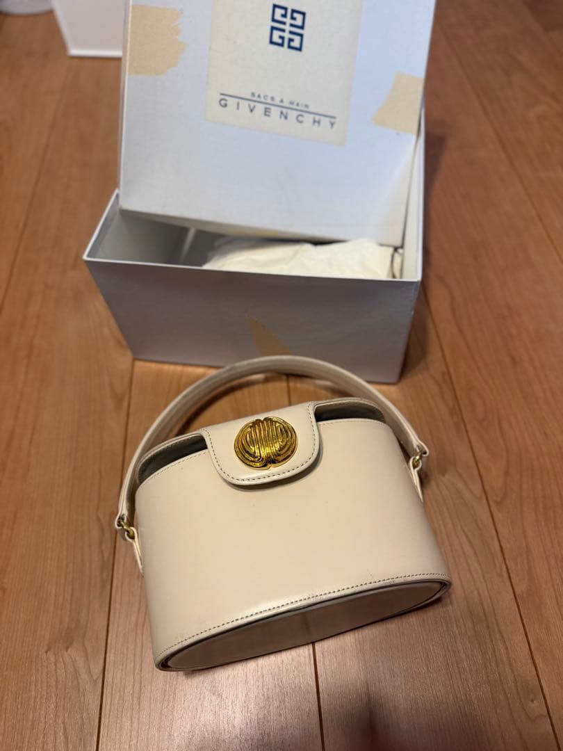 Givenchy アイボリー ハンドバッグ 箱付き