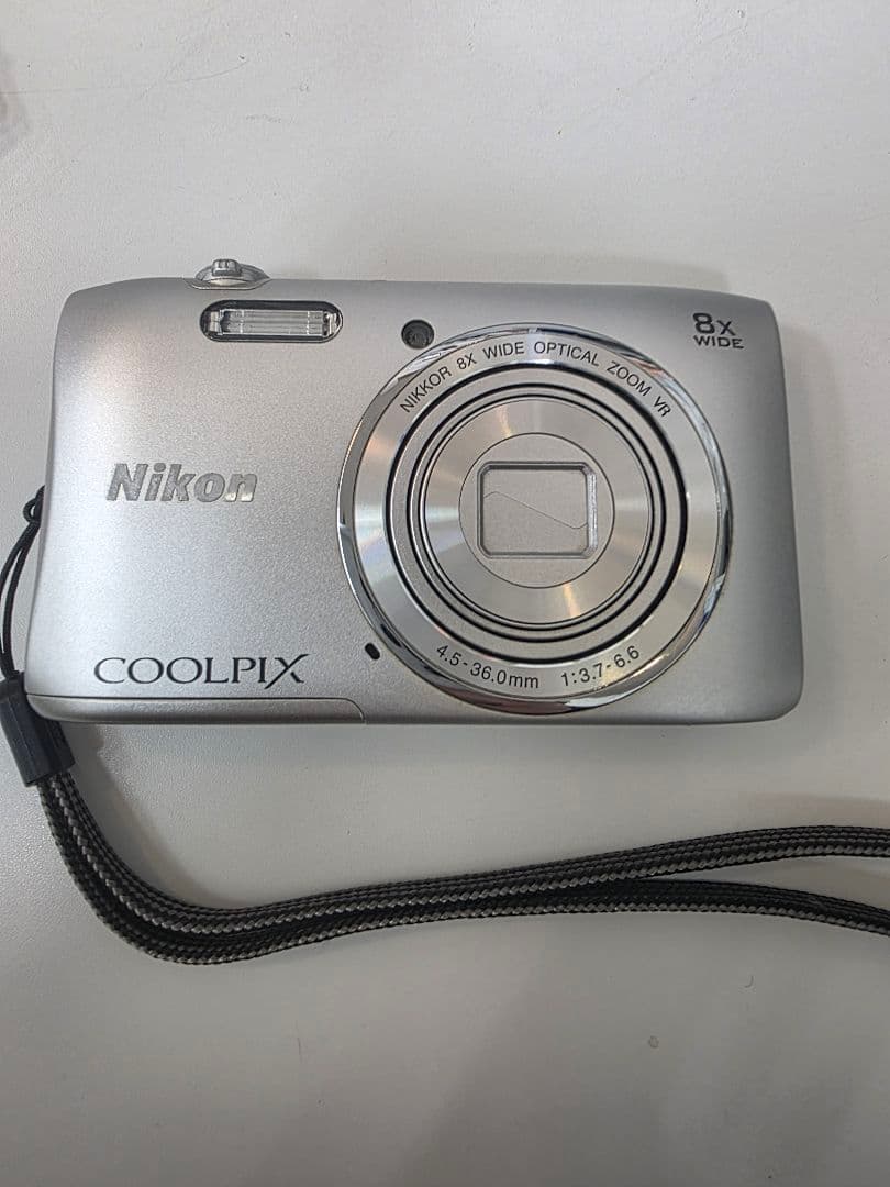 Nikon COOLPIX S3600 シルバー