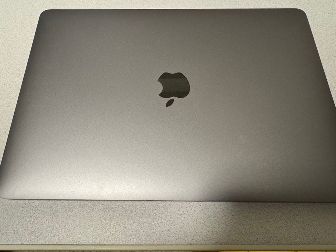 Apple MacBook Pro 13インチ A2289
