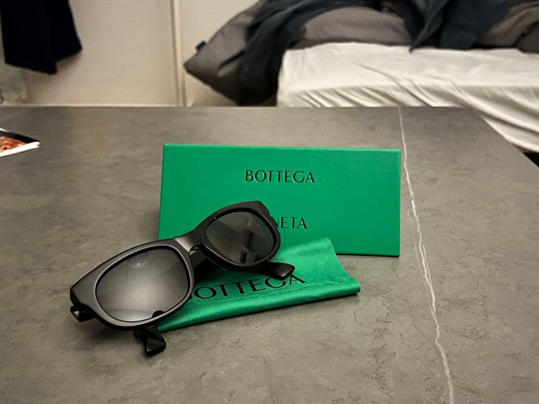 BOTTEGA ブラック サングラス ケース付き