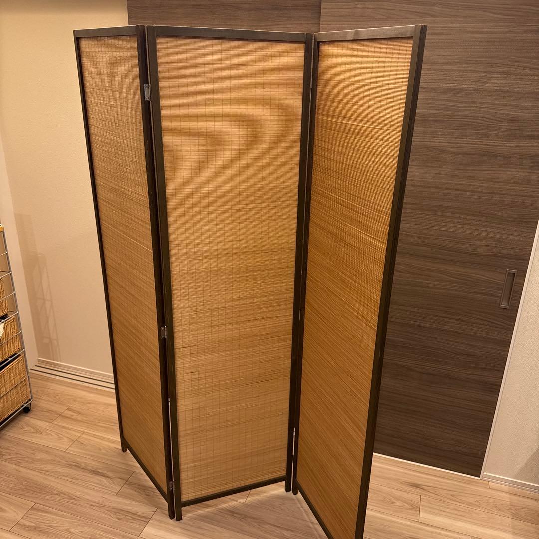 最安値で出品　送料含めた最安値　木製ブラウンパーテーション 3つ折り