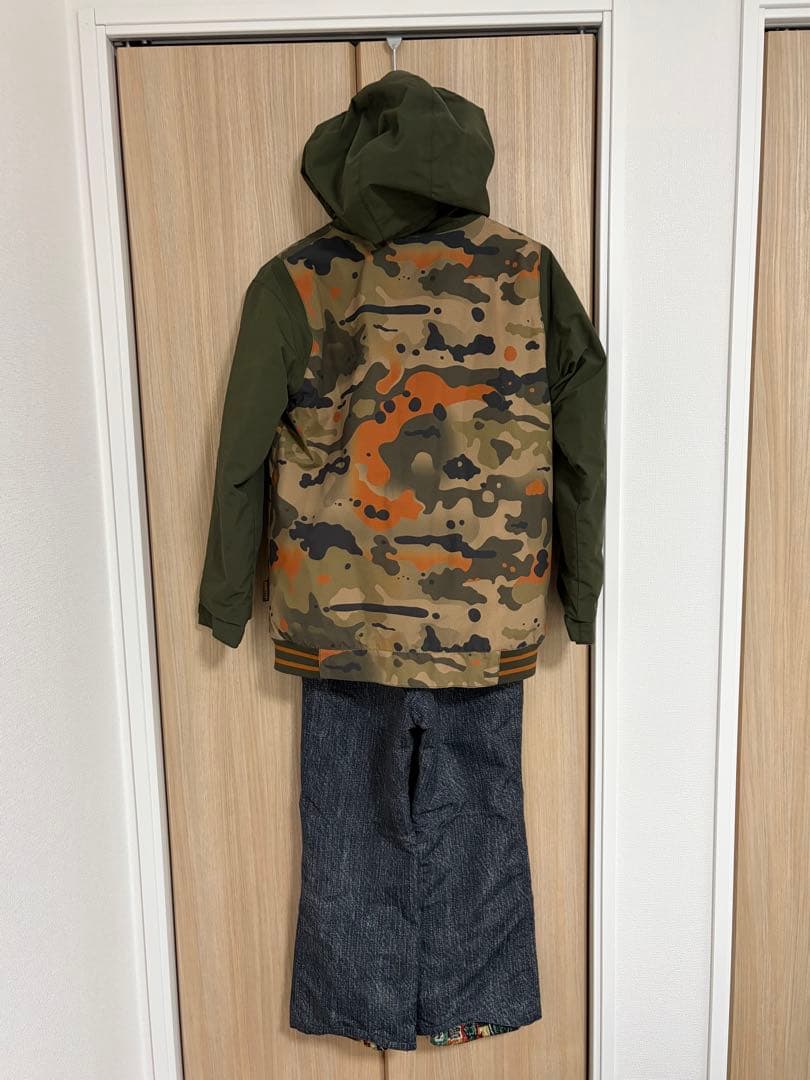 子供用迷彩柄スノーボードウェアセット