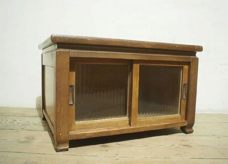 モールガラスの飾り棚　収納棚　ガラスケース　キャビネット　レトロ　ビンテージ