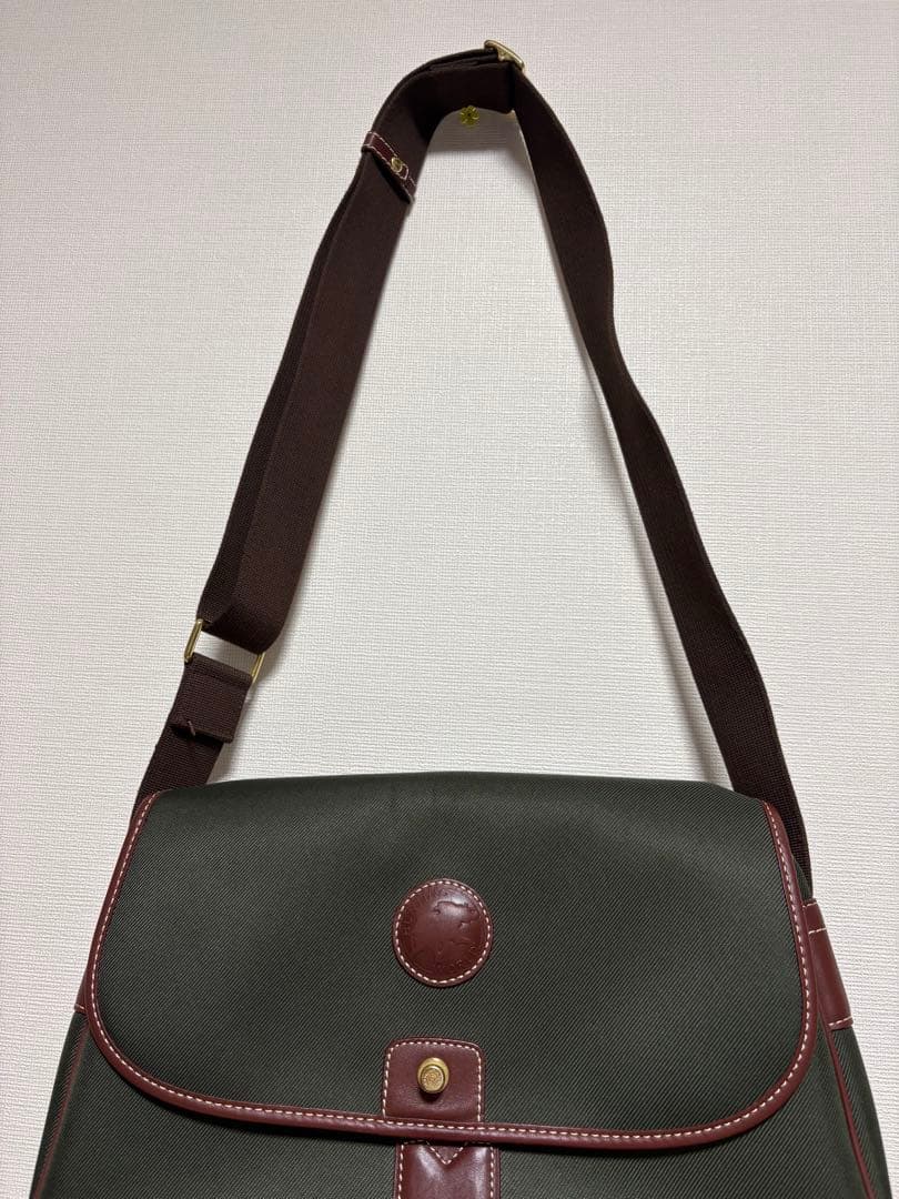 HUNTING WORLD オリーブグリーン ショルダーバック　即購入歓迎