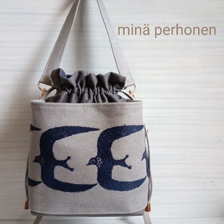 ✩専用✩ミナペルホネン　ポケット巾着バッグ　go!　グレー　鳥さん