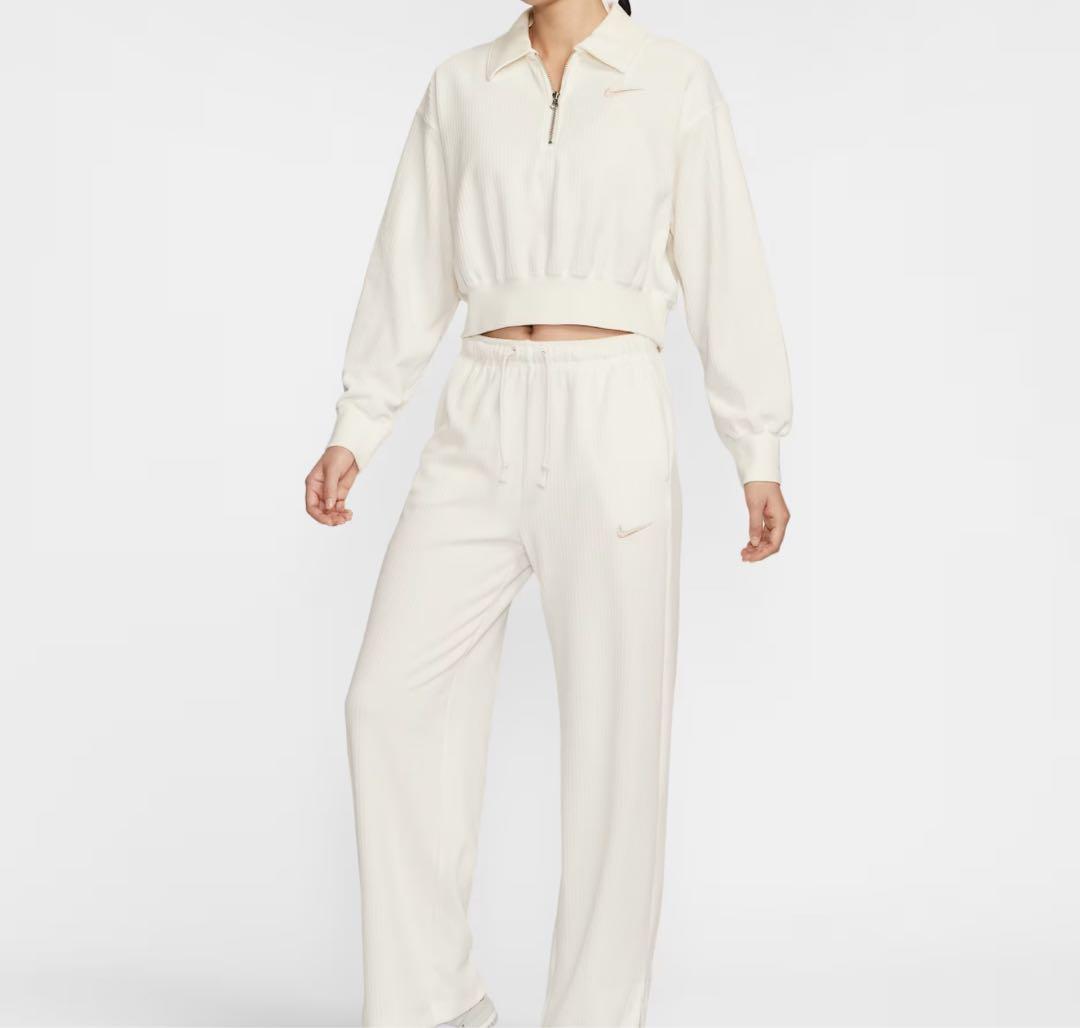 Nike ホワイト ベロアセットアップ