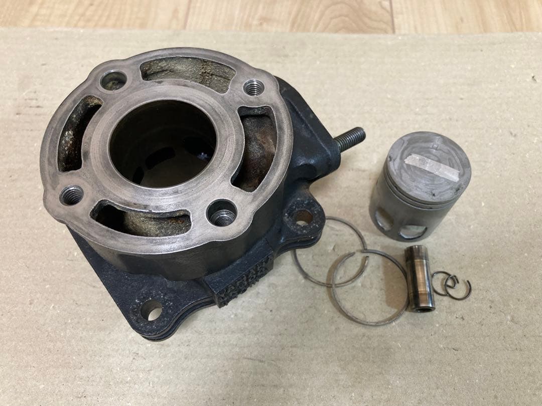 ピカチュウ様RZ50 TZR50R TZM50R 純正シリンダー ピストン