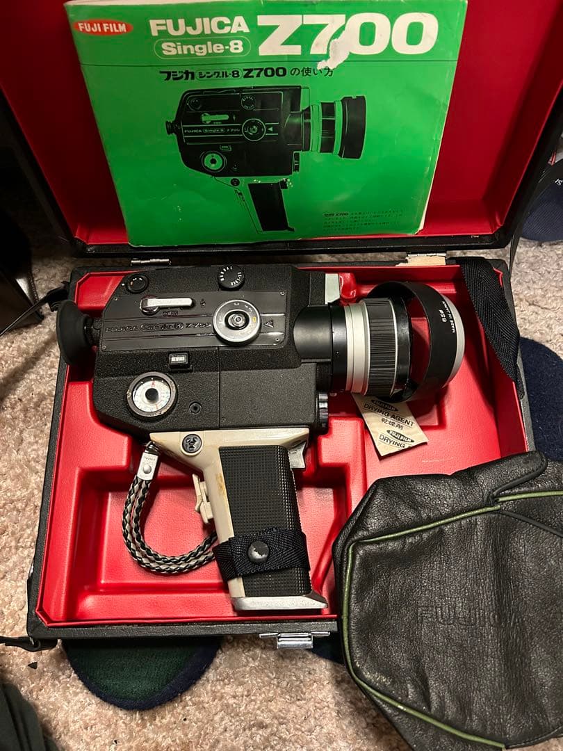 FUJICA Z700 シングル8カメラ 本体と付属品