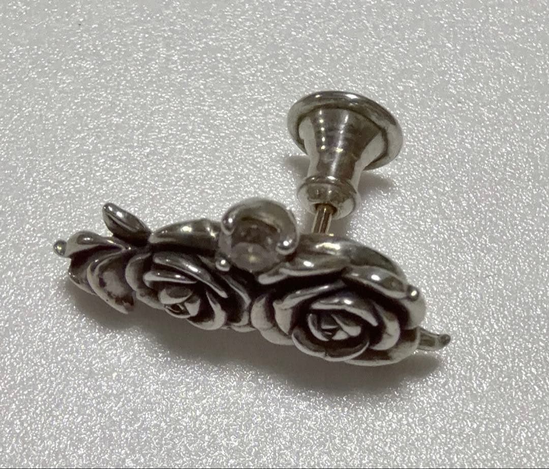 Justin Davis バラモチーフ ピアス(片耳用)