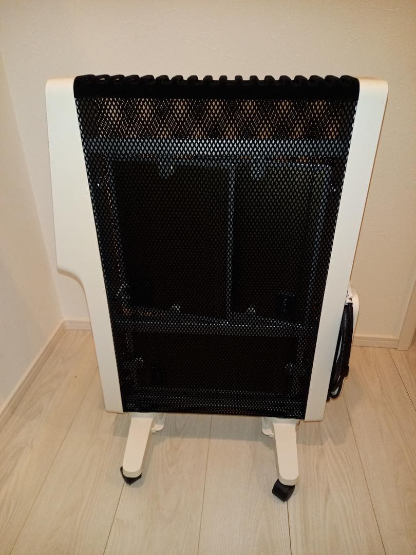 【極美品】シロカ SN-M451 遠赤軽量ヒーター かるポカ 2024年製