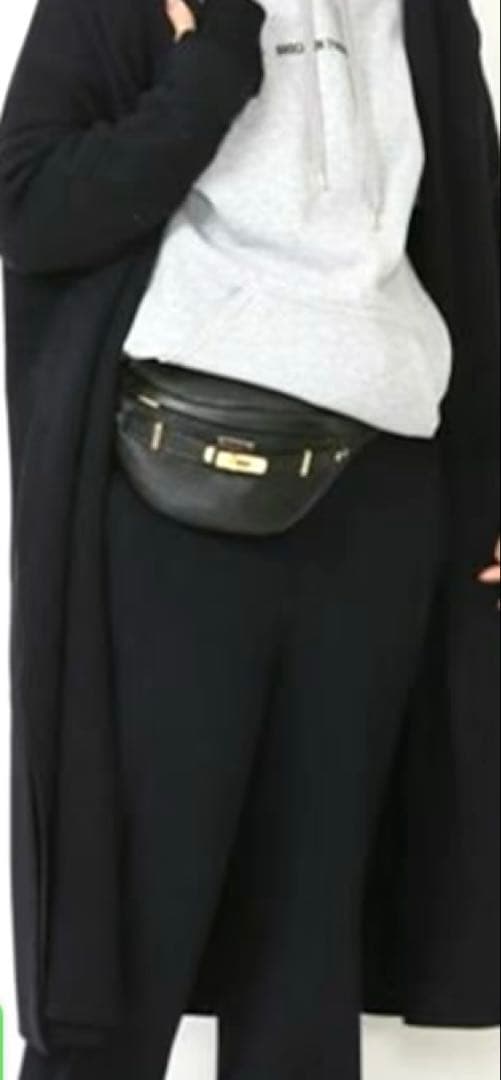 ✨️未使用✨️ シータパランティカ　ボディバッグ　シボ革　ウエストポーチ ブラック