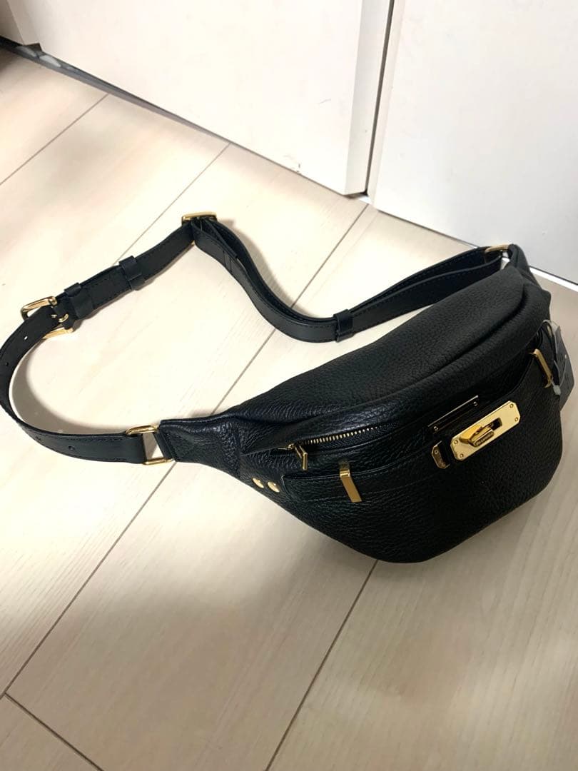 ✨️未使用✨️ シータパランティカ　ボディバッグ　シボ革　ウエストポーチ ブラック