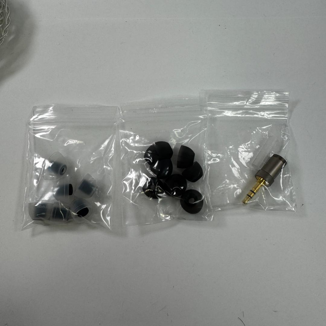 イヤホン SIVGA QUE-UTG