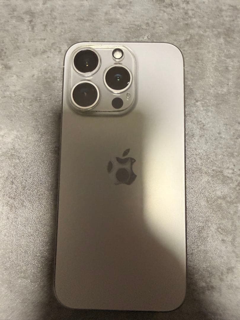 iPhone 15 pro 128G ナチュラルチタニウム　ガラスフィルム付き