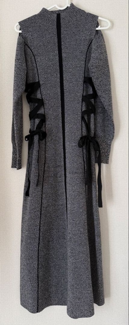 レースアップバイカラーニットワンピース