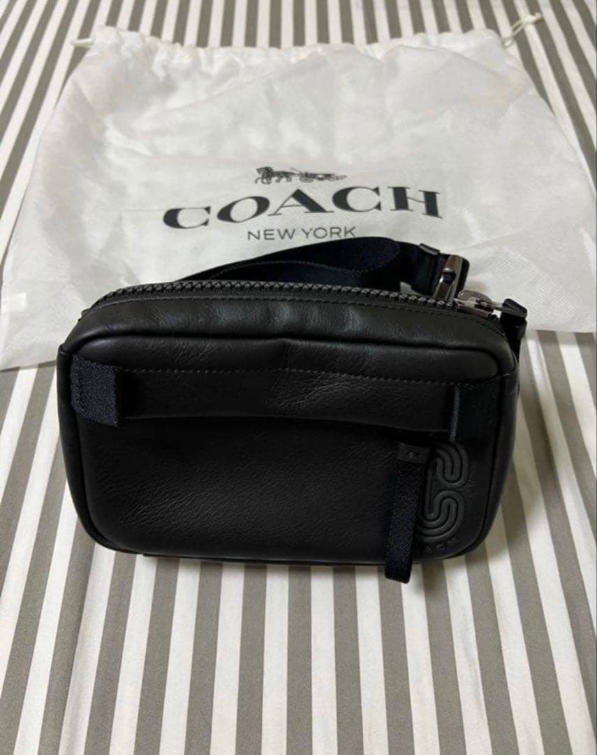 Trường Vũ 様限定 COACH ブラックレザー ショルダーバッグ