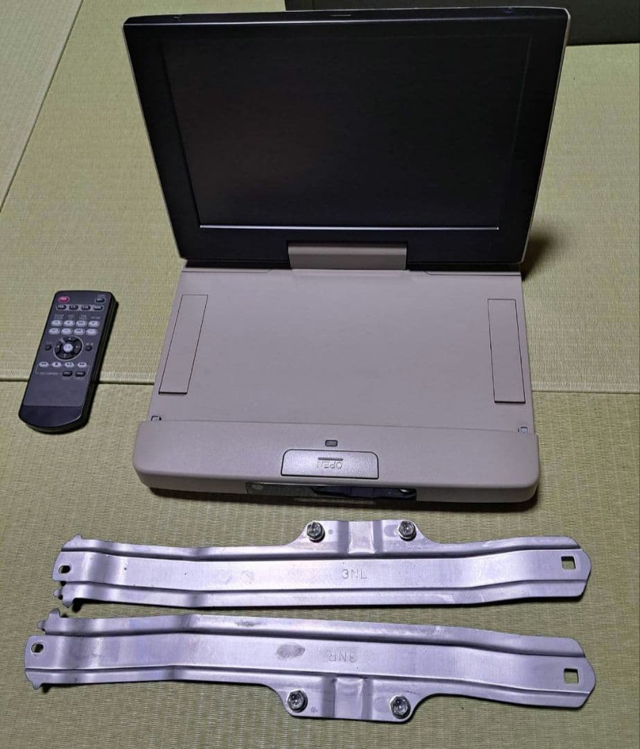 TOYOTA純正　フリップダウンモニター　11インチ