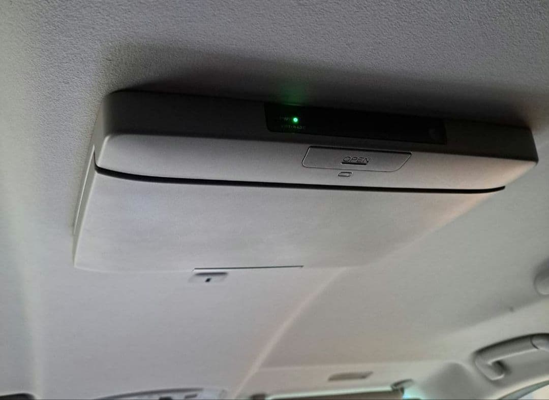 TOYOTA純正　フリップダウンモニター　11インチ