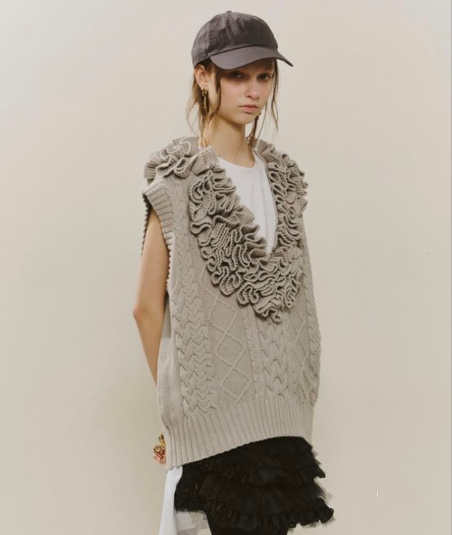 未使用J1UbyLABELLE ETUDEラベルエチュードフリルニットベスト