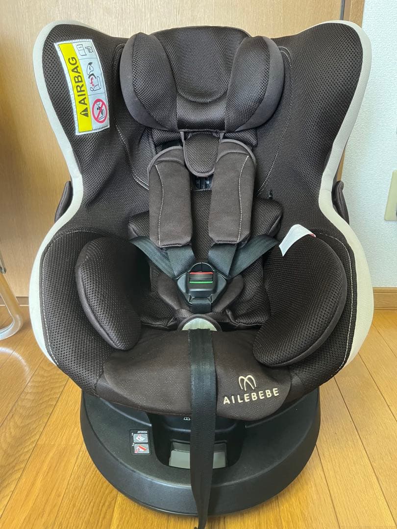 エールべべ　クルット3iプレミアム　チャイルドシート ブラウン