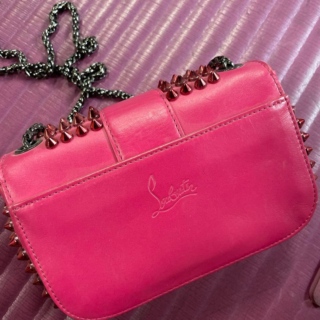ルブタン　スタッズ付きピンクパーティーバッグ