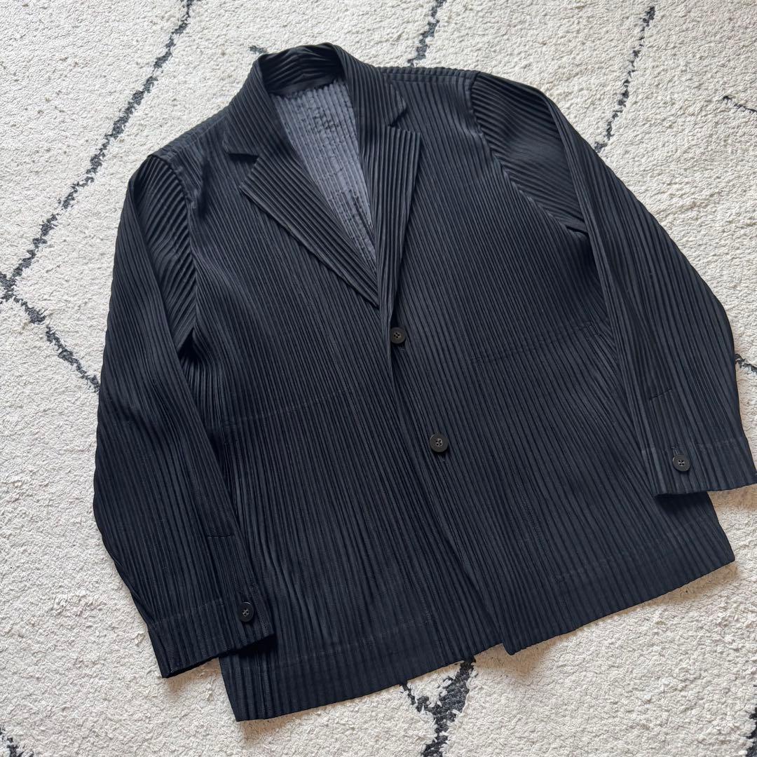オムプリッセイッセイミヤケ　プリーツジャケット　テーラードジャケット　ブラック