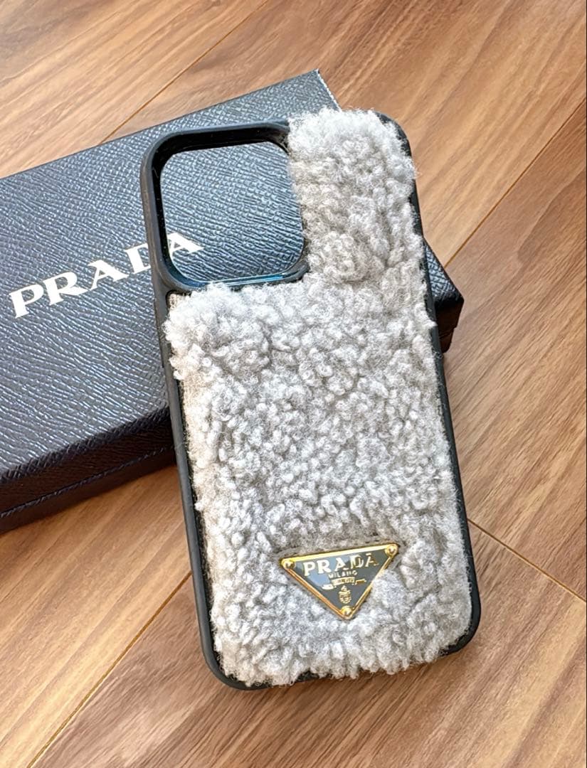 PRADA iPhone13proスマートフォンケースグレー