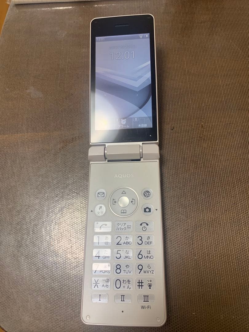 AQUOS ケータイ4 ホワイト 本体