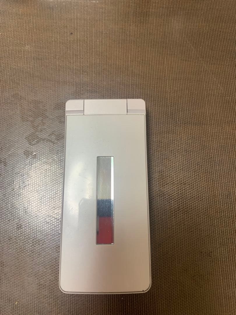 AQUOS ケータイ4 ホワイト 本体