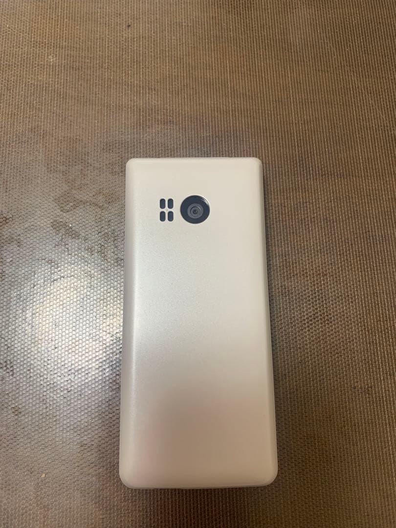 AQUOS ケータイ4 ホワイト 本体