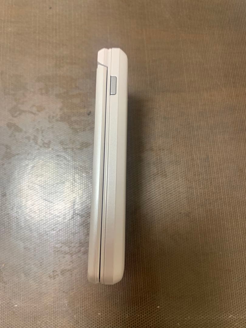 AQUOS ケータイ4 ホワイト 本体