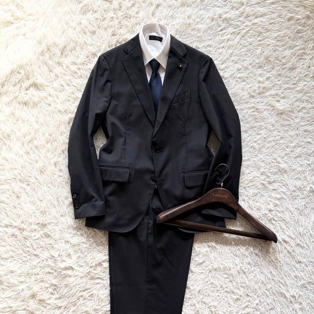 <極美品>LARDINI 新ロゴ ブラック ウール スーツ ブートニエール 46