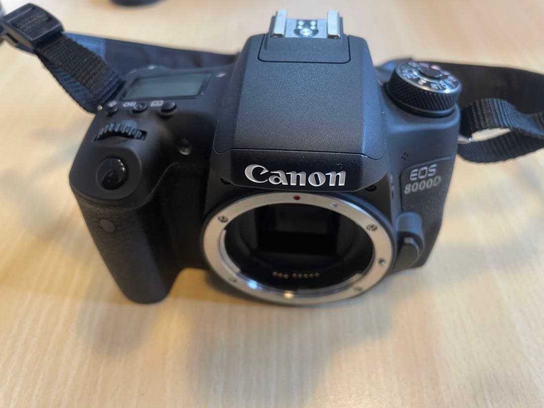 Canon EOS 8000D 一眼レフカメラ　バッテリー2個
