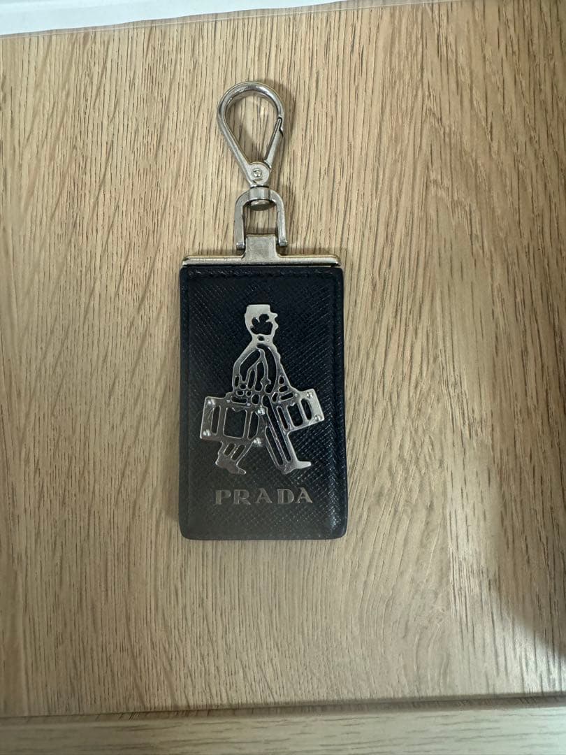 PRADA ブラック キーケース