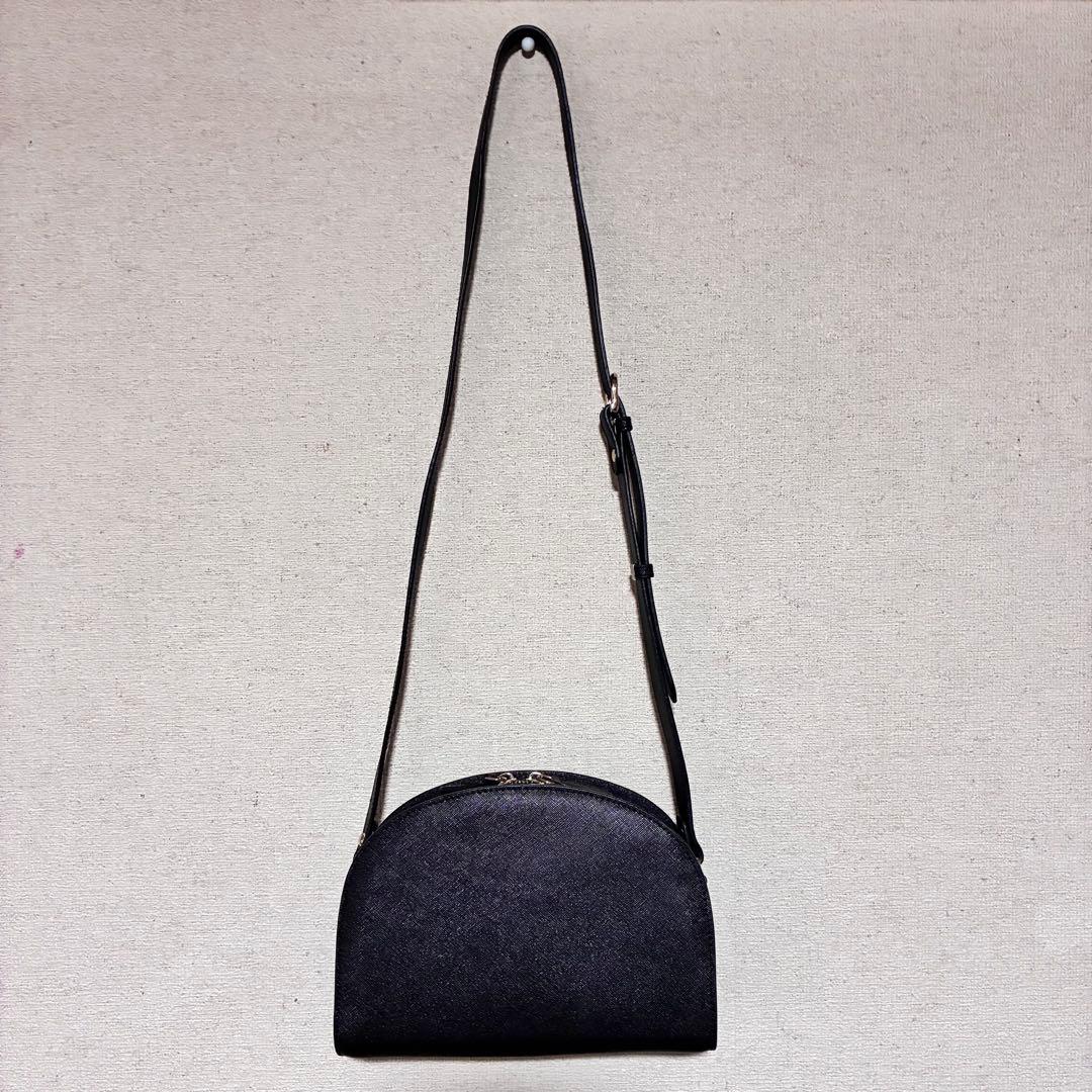 美品　A.P.C. Demi-Lune バッグ ショルダー　エンボス　黒