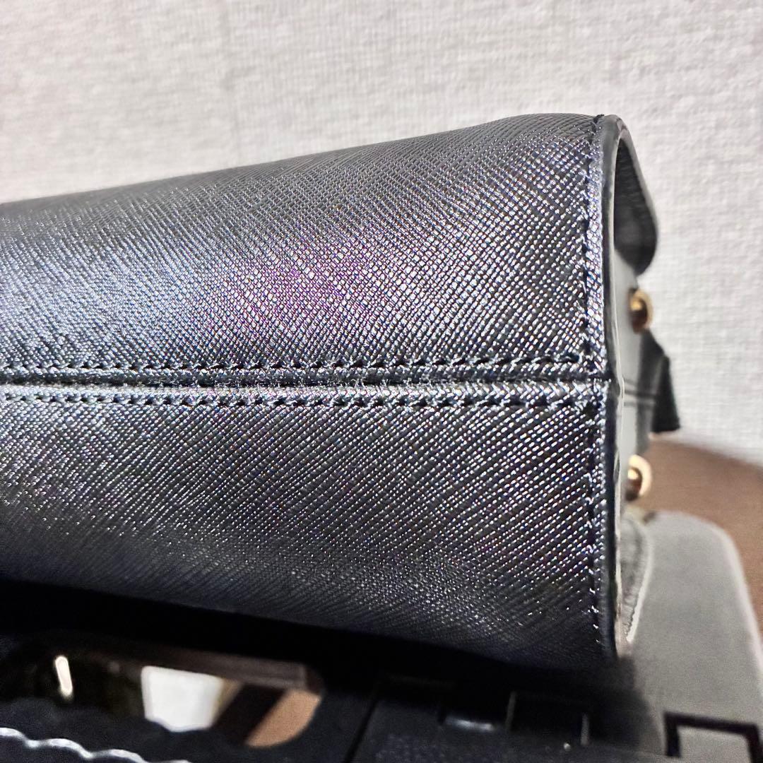 美品　A.P.C. Demi-Lune バッグ ショルダー　エンボス　黒