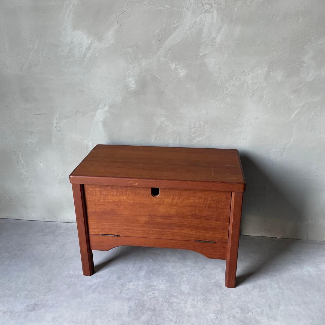 無垢材　木製　ベンチスツール　椅子下収納　横から取り出し　北欧風　シンプル