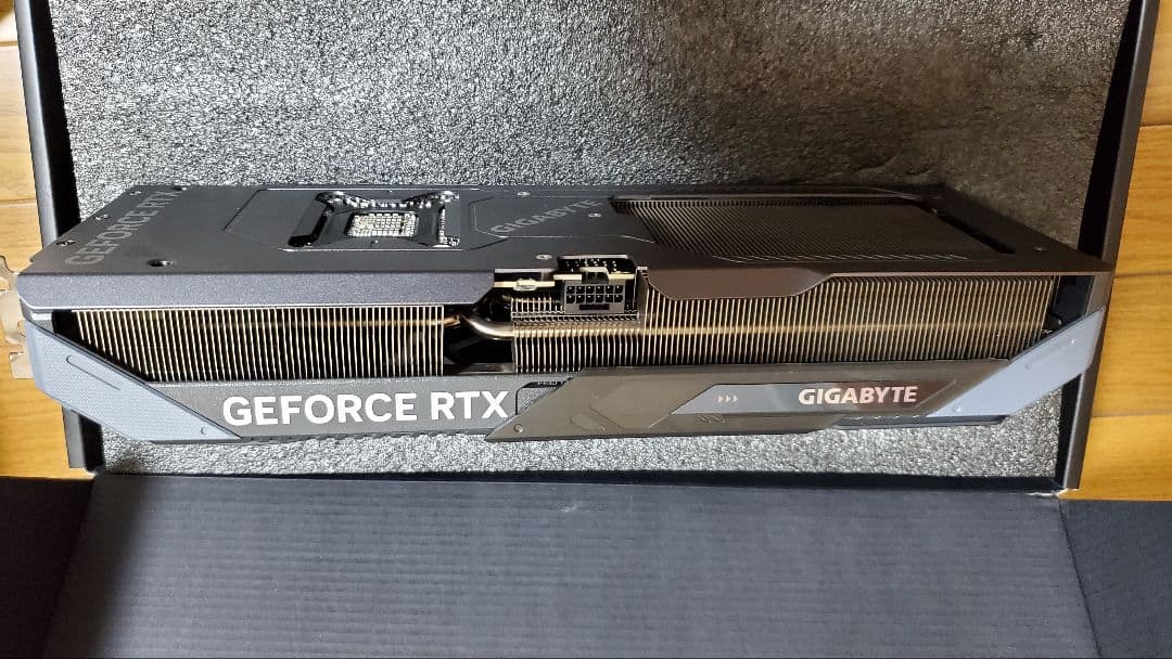 美品 GIGABYTE RTX 5070 12GB GAMING OC
