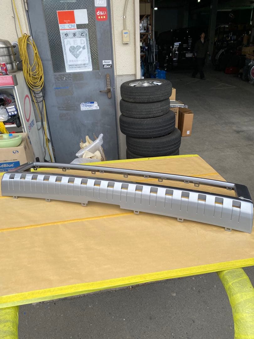 ランドクルーザー 250 グリル モールディング VX