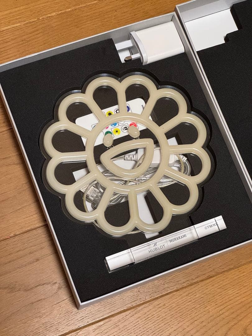 セ*イ様 Hublot Murakami 花型ペンダントライト