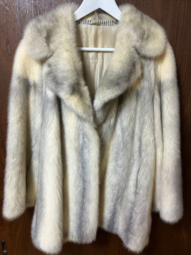 岐阜毛被　フォックスファー　リアルファー　毛皮コート 11号　クリームグレー