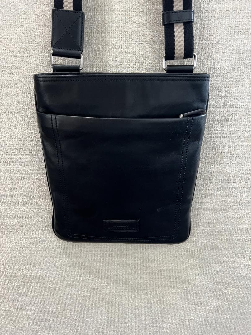 バリー　ショルダーバッグ